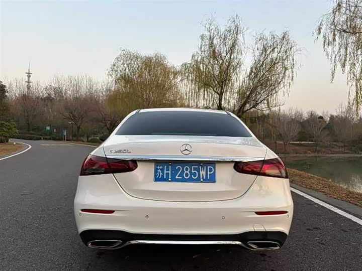 Фото 5 - Mercedes-Benz E-Class