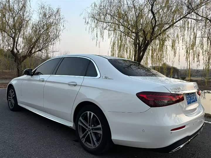 Фото 6 - Mercedes-Benz E-Class