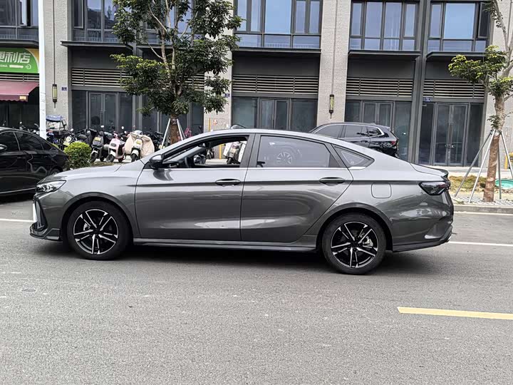 Фото 4 - Geely Binrui