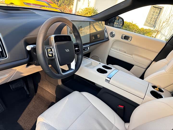 Фото 8 - LiXiang L9