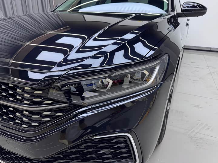 Фото 2 - Volkswagen Passat