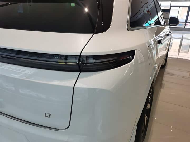 Фото 8 - LiXiang L7