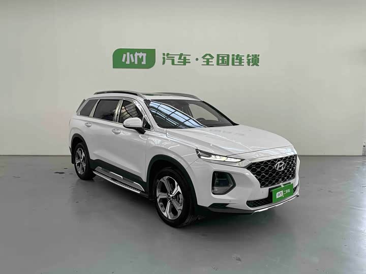 Фото 3 - Hyundai Santa Fe
