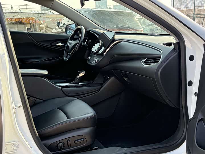 Фото 8 - Chevrolet Malibu XL