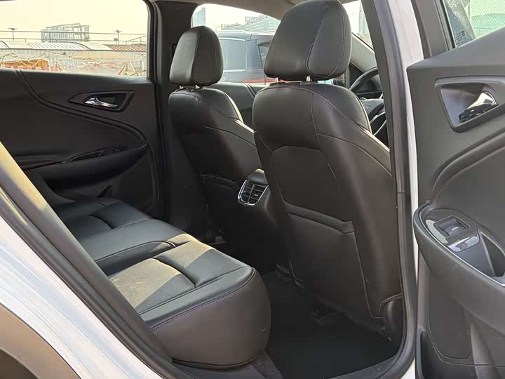 Фото 9 - Chevrolet Malibu XL