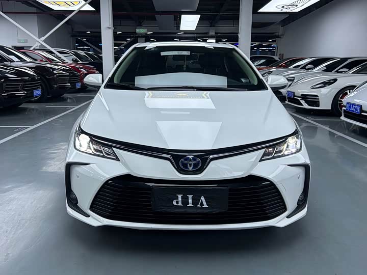 Фото 1 - Toyota Corolla