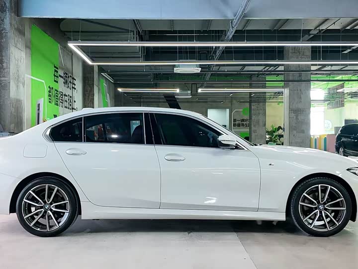 Фото 9 - BMW 3 Series