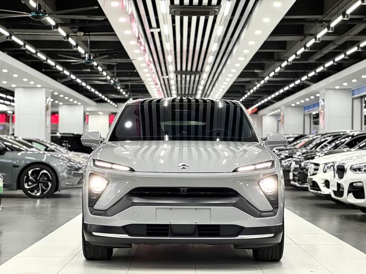 Фото 2 - Nio EC6