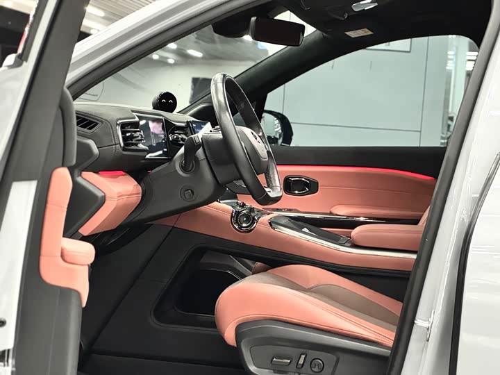 Фото 8 - Nio EC6