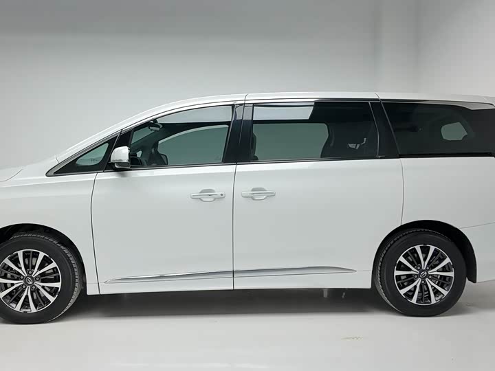 Фото 7 - GAC Trumpchi M8