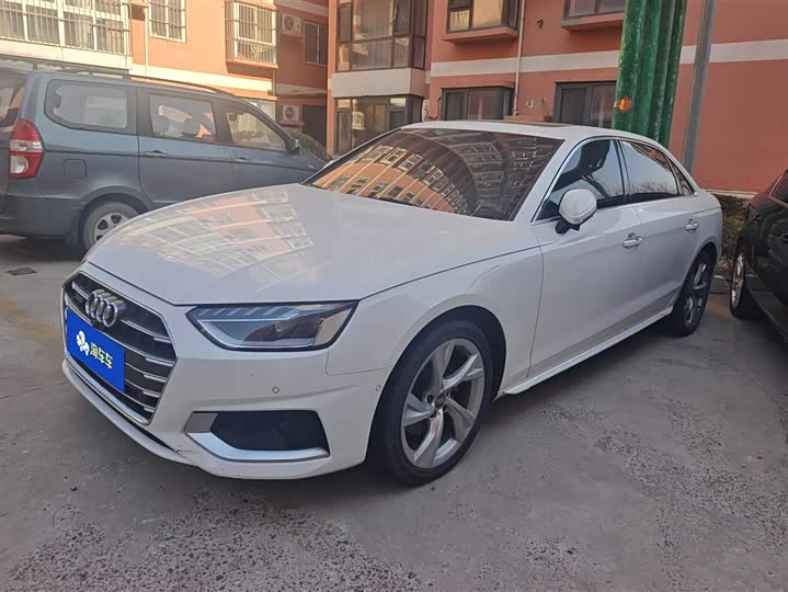 Фото 1 - Audi A4L