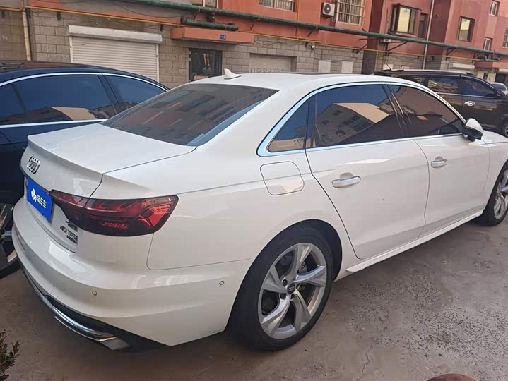 Фото 3 - Audi A4L