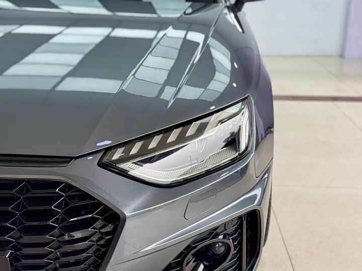 Фото 4 - Audi S4