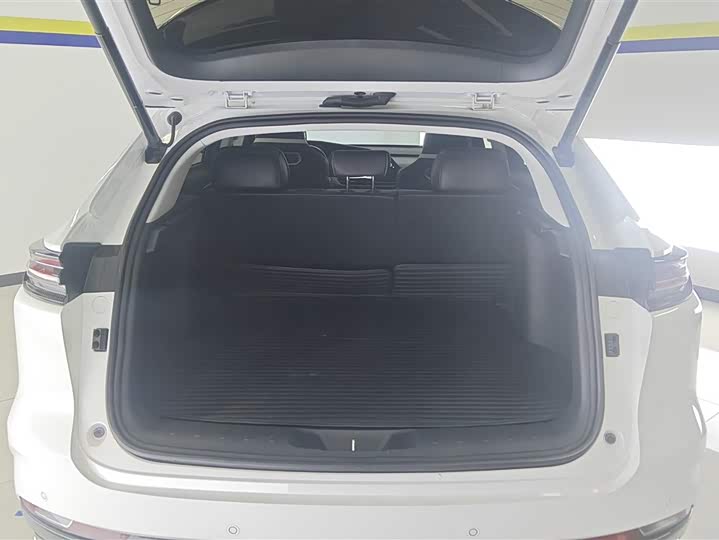 Фото 4 - Changan UNI-K Hybrid