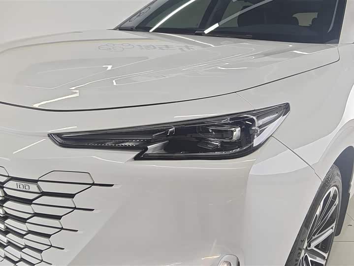 Фото 5 - Changan UNI-K Hybrid