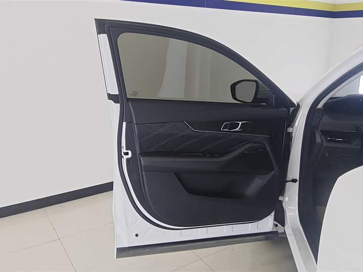 Фото 7 - Changan UNI-K Hybrid