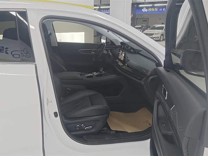 Фото 8 - Changan UNI-K Hybrid