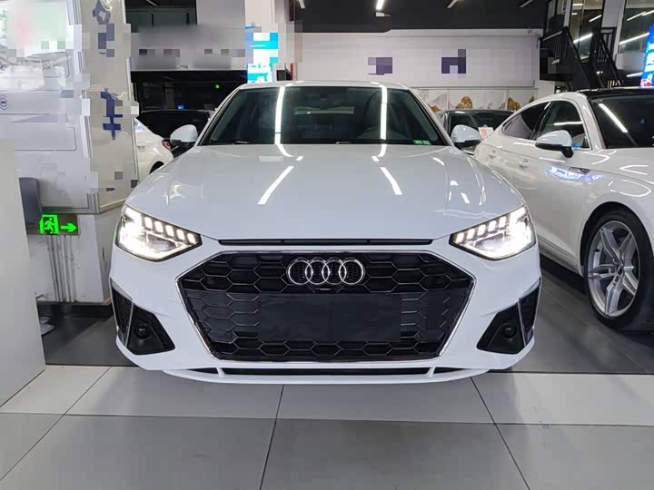 Фото 3 - Audi A4L