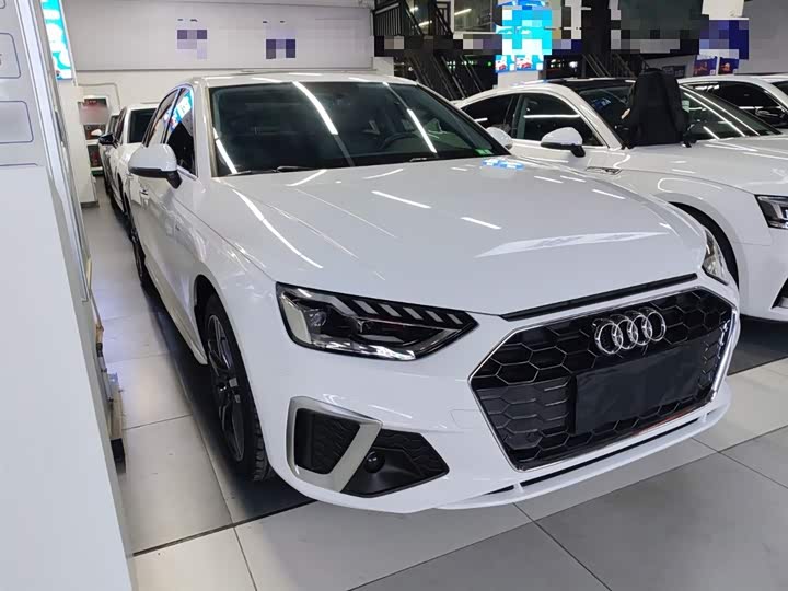 Фото 4 - Audi A4L