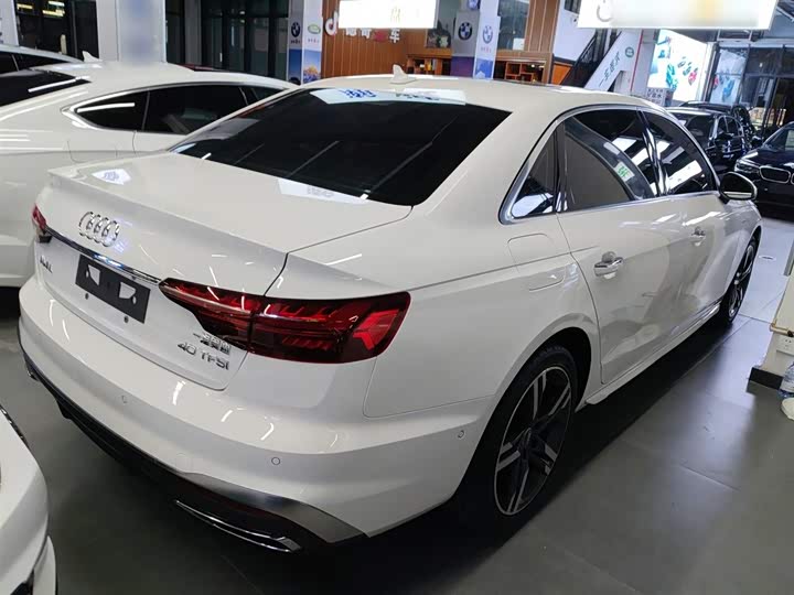 Фото 7 - Audi A4L