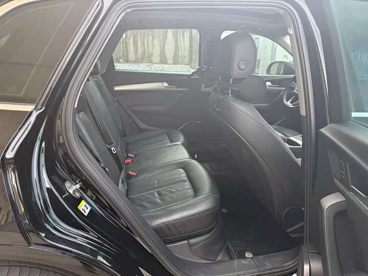 Фото 4 - Audi Q5L