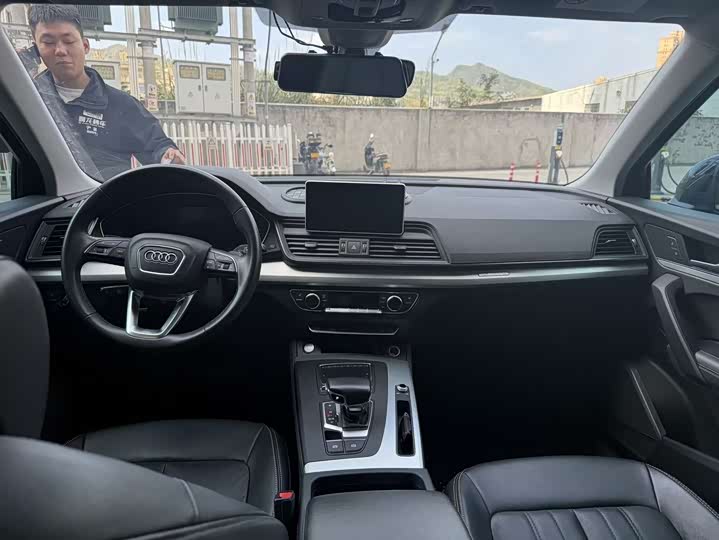 Фото 6 - Audi Q5L