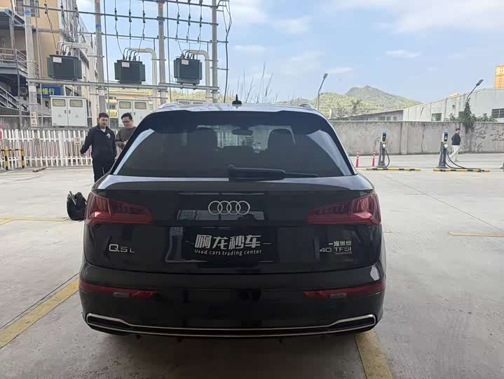 Фото 7 - Audi Q5L