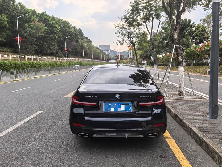 Фото 5 - BMW 5 Series