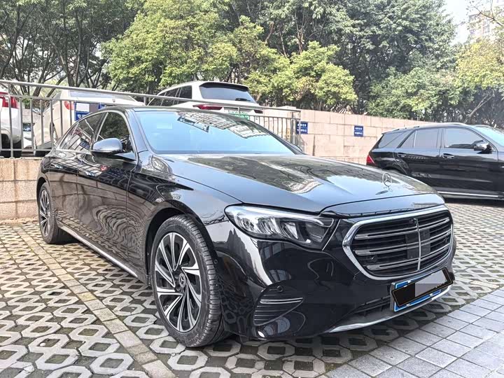 Фото 8 - Mercedes-Benz E-Class