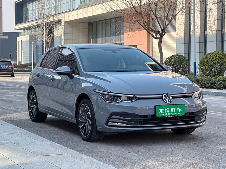 Фото 3 - Volkswagen Golf