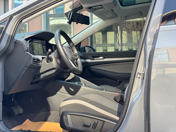 Фото 4 - Volkswagen Golf