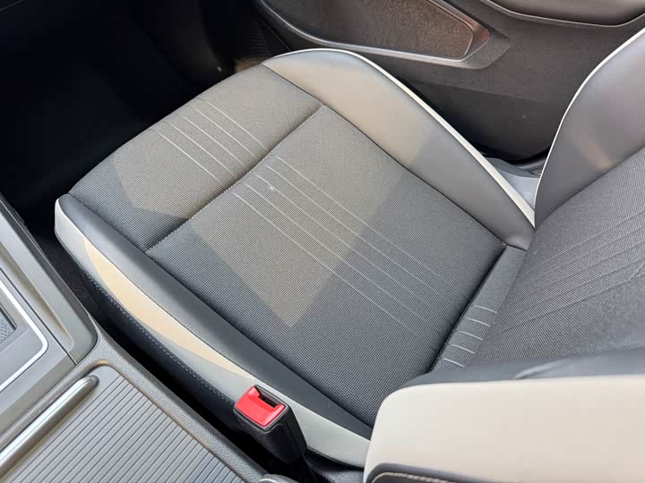 Фото 8 - Volkswagen Golf