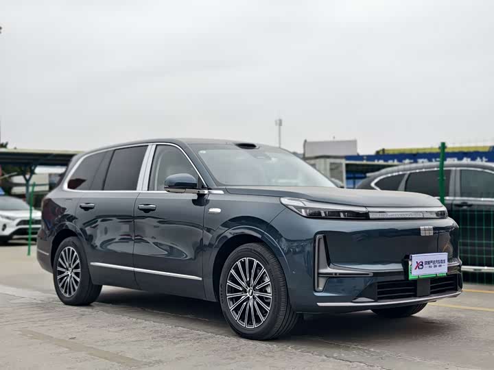 Фото 3 - Geely Galaxy M9