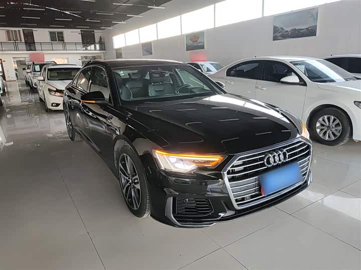 Фото 4 - Audi A6L