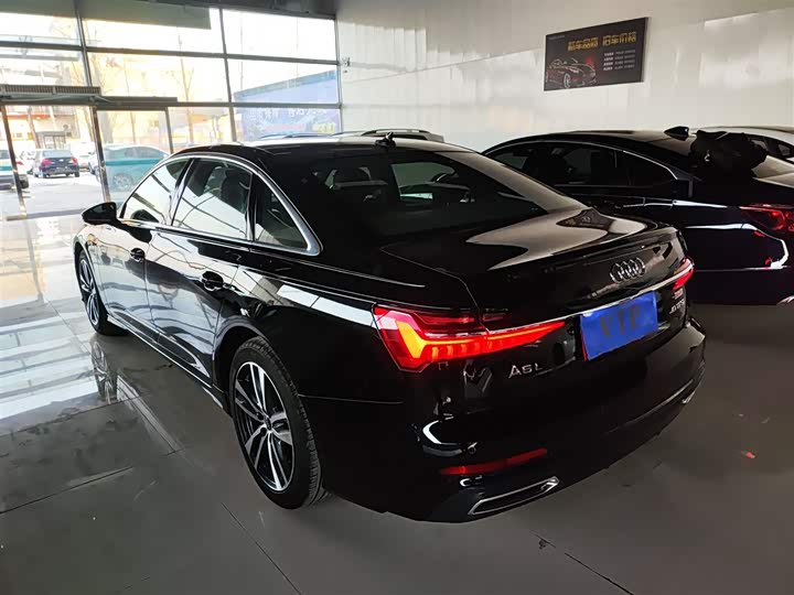 Фото 5 - Audi A6L