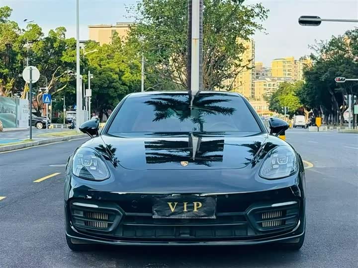 Фото 2 - Porsche Panamera