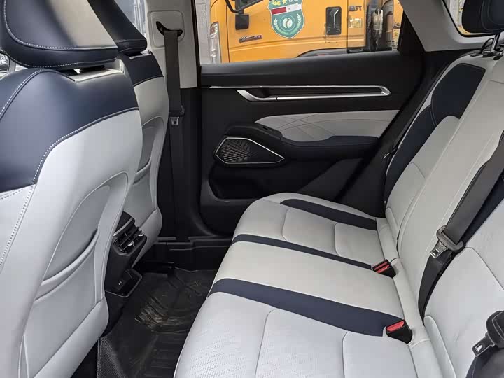 Фото 7 - Geely Emgrand