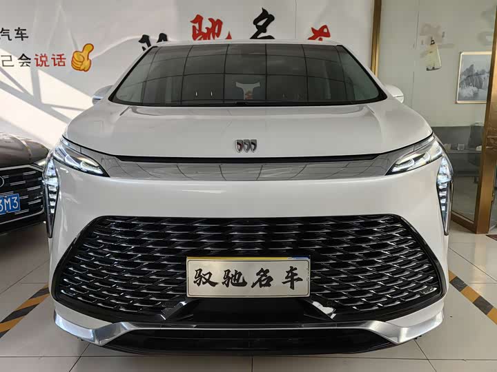 Photo 2 - Buick GL8 Century