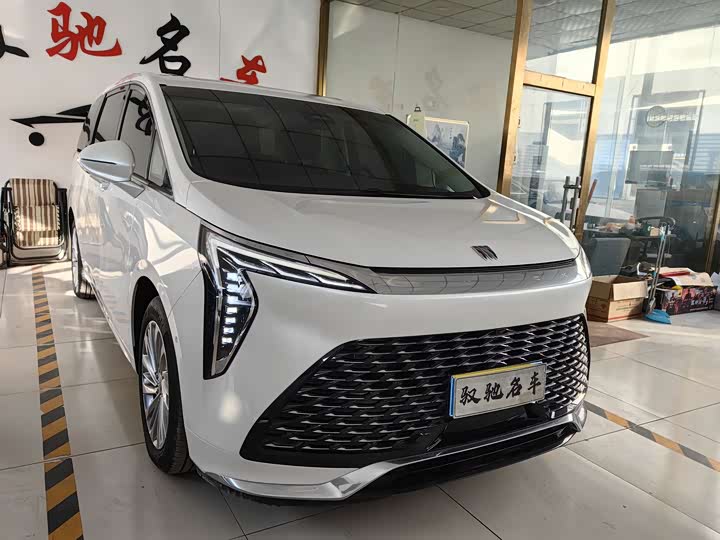 Photo 3 - Buick GL8 Century