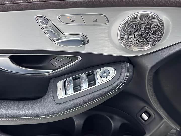 Фото 9 - Mercedes-Benz GLC-Class