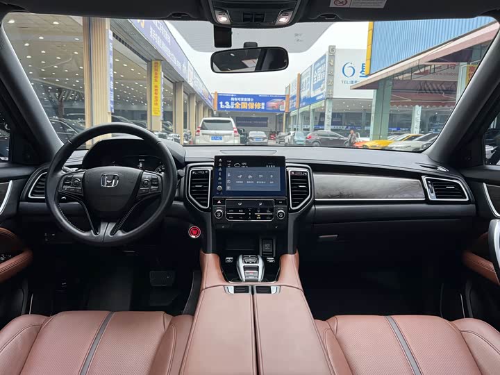 Фото 7 - Honda UR-V