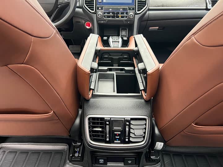 Фото 9 - Honda UR-V