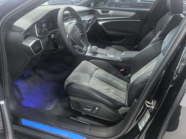 Фото 5 - Audi A6L