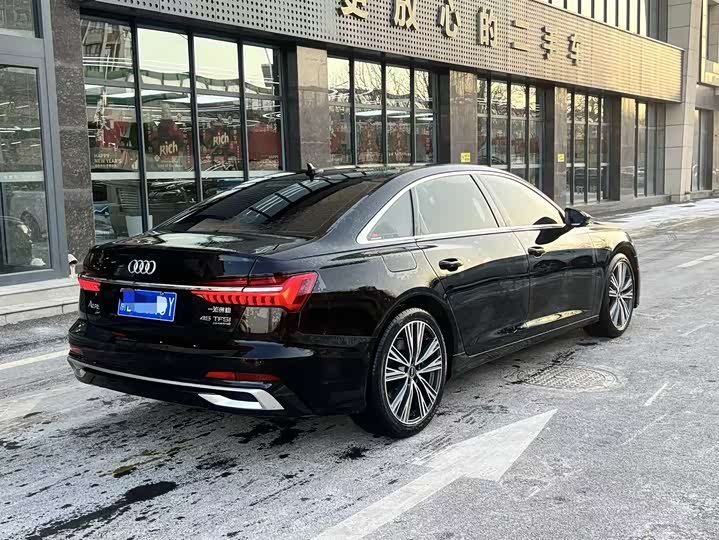 Фото 4 - Audi A6L