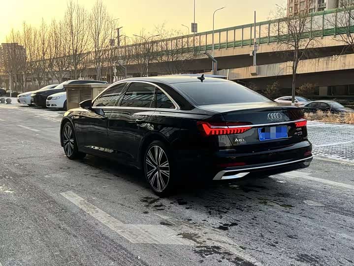 Фото 6 - Audi A6L