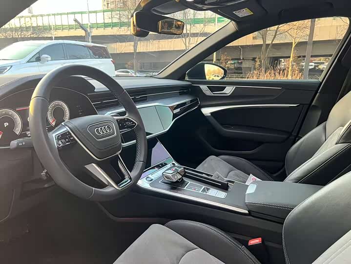 Фото 8 - Audi A6L