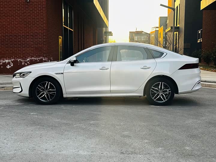 Фото 4 - BYD Qin Plus