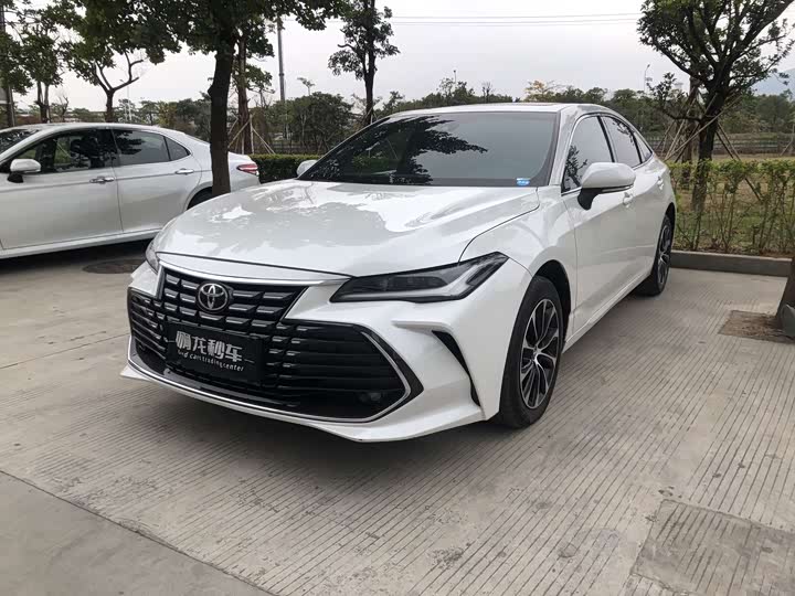 Фото 1 - Toyota Avalon