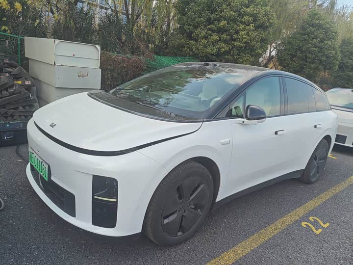 Фото 1 - LiXiang i6