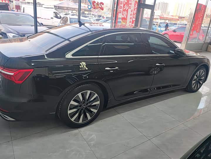 Фото 3 - Audi A6L